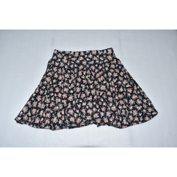 Pins & Needles Dresses & Skirts - Pins And Needles Skirt Sz M Black Floral Flare Mini Skirt